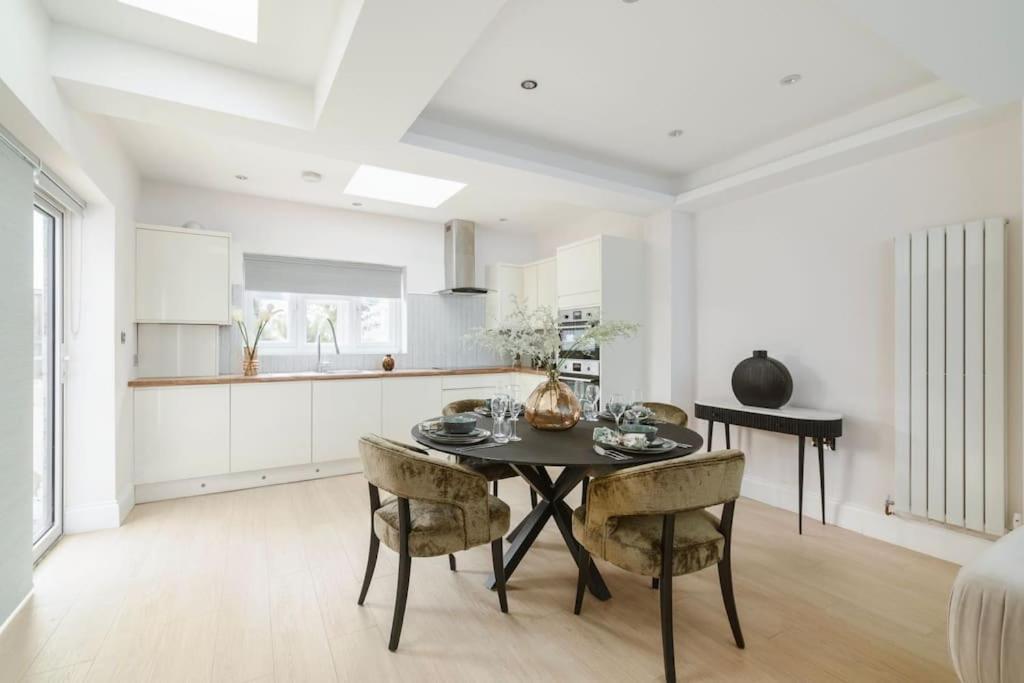 Newly Refurbished Cosy 2 Bed In Wembley Apartament *